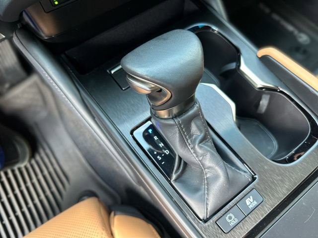 Used 2024 Lexus ES 300h Ultra Luxury w/ Accessory Package (Z2) image 21