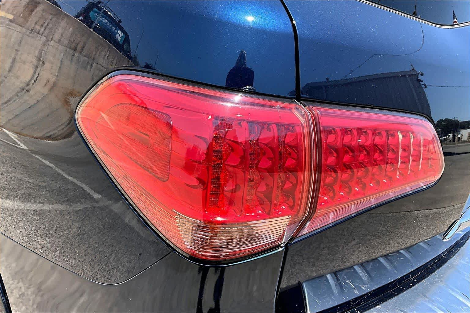 Used 2017 INFINITI QX80 Signature Edition RWD image 31