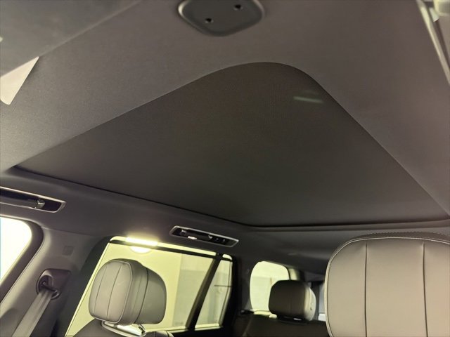 Used 2026 Land Rover Range Rover Long Wheelbase SE image 22