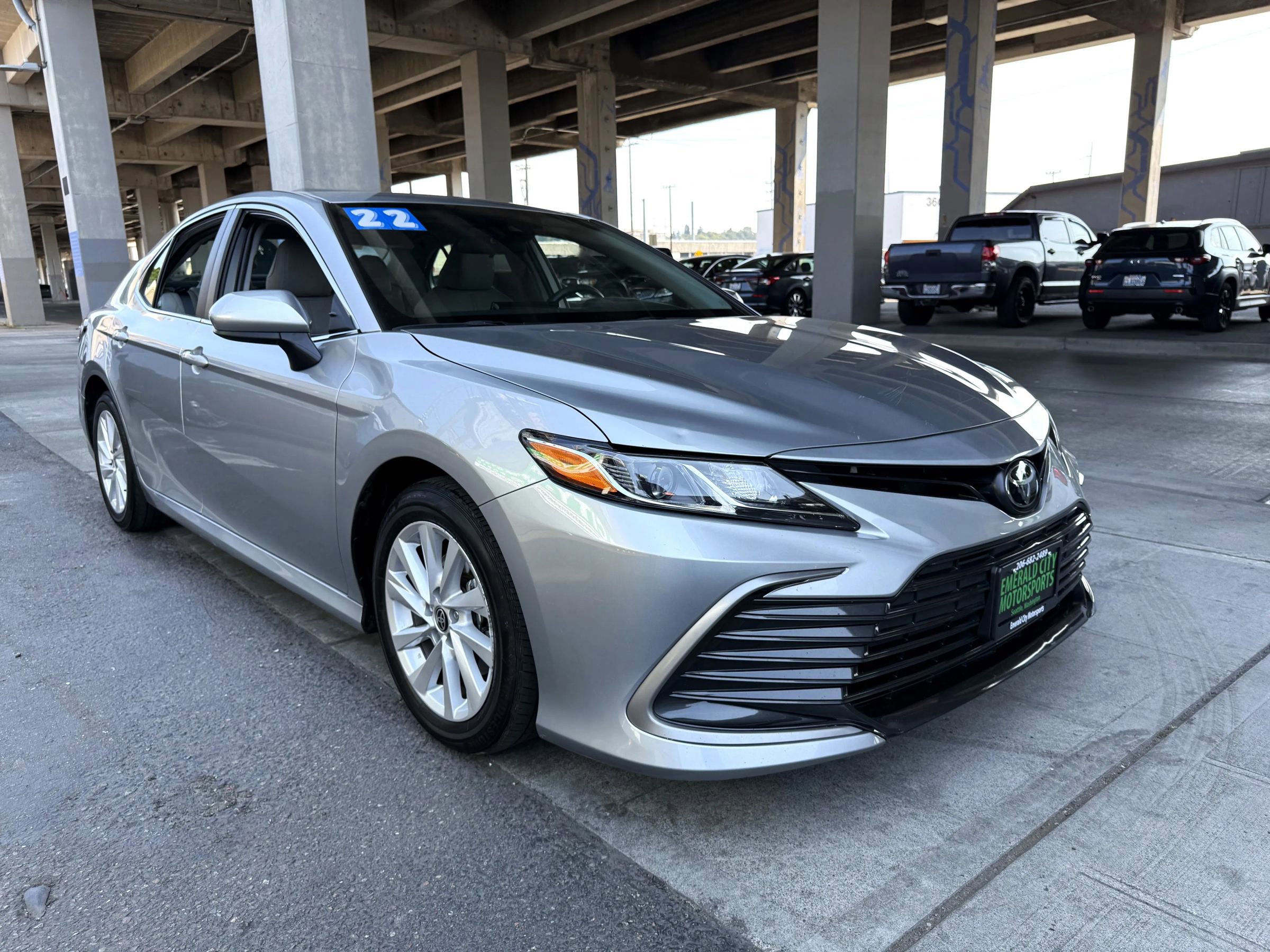 Used 2022 Toyota Camry LE image 3
