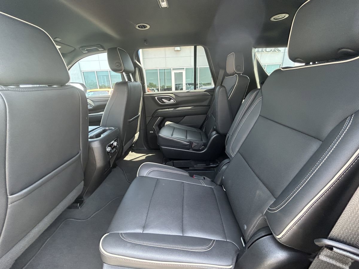 Used 2022 GMC Yukon SLT w/ SLT Luxury Package image 13