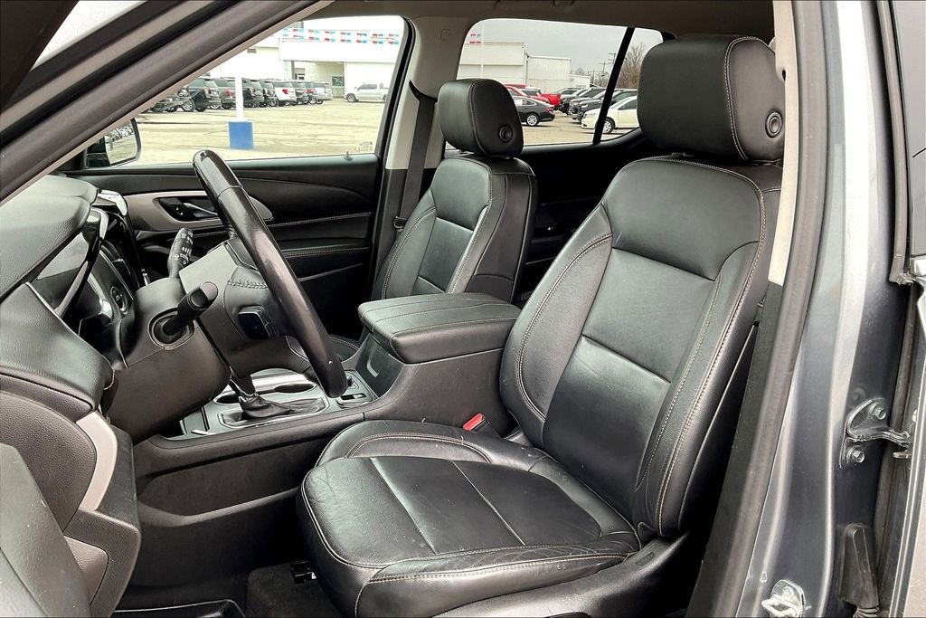Used 2020 Chevrolet Traverse LT w/ LT Premium Package image 27