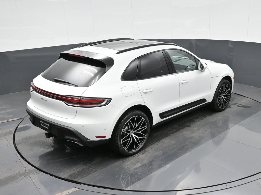 Certified 2026 Porsche Macan AWD/4WD image 30
