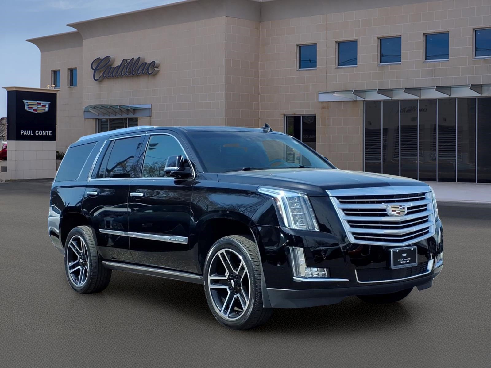 Used 2018 Cadillac Escalade Platinum image 3
