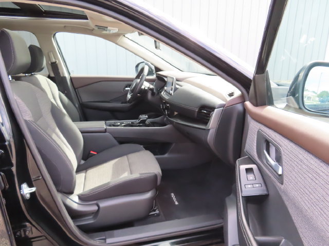 Used 2021 Nissan Rogue SV AWD/4WD image 23