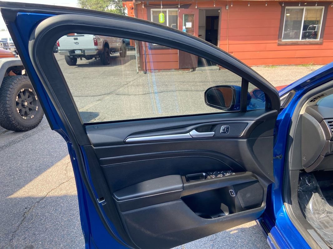 Used 2017 Ford Fusion Energi Titanium image 12