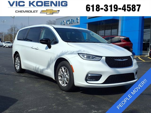Used 2024 Chrysler Pacifica Touring-L