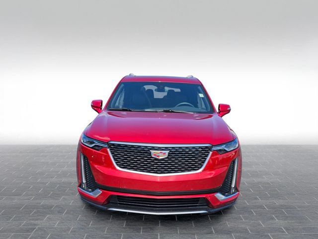 Used 2025 Cadillac XT6 Luxury FWD image 2