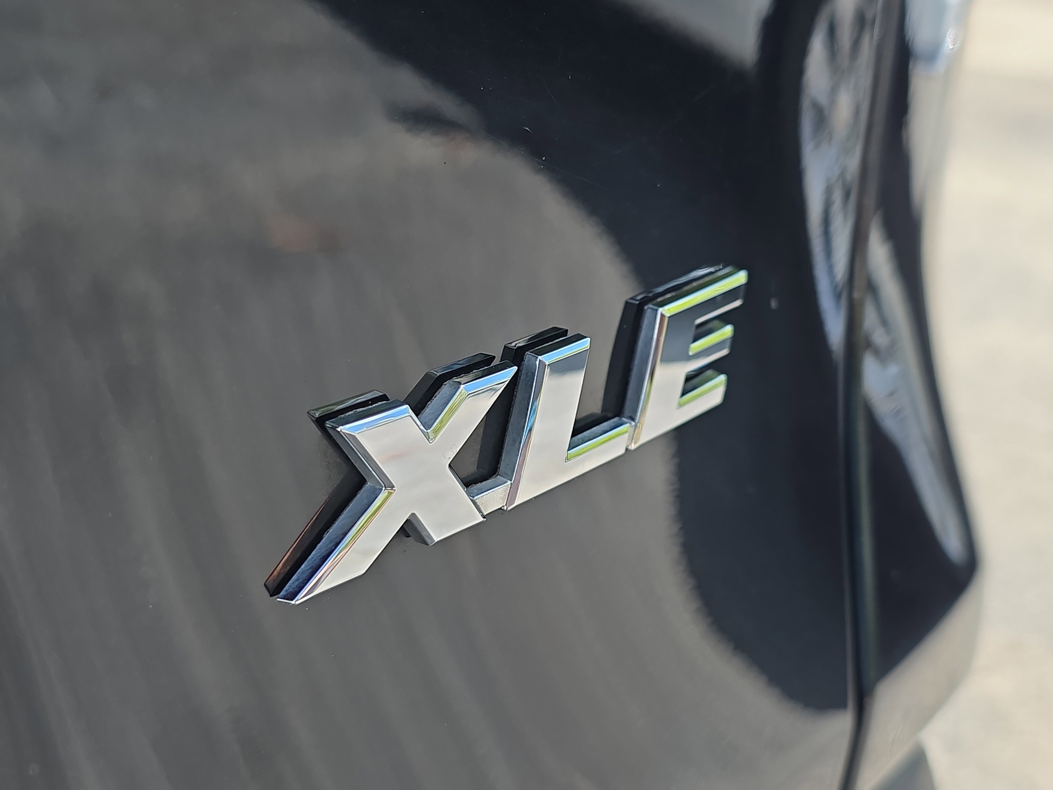 Used 2024 Toyota RAV4 XLE FWD image 11