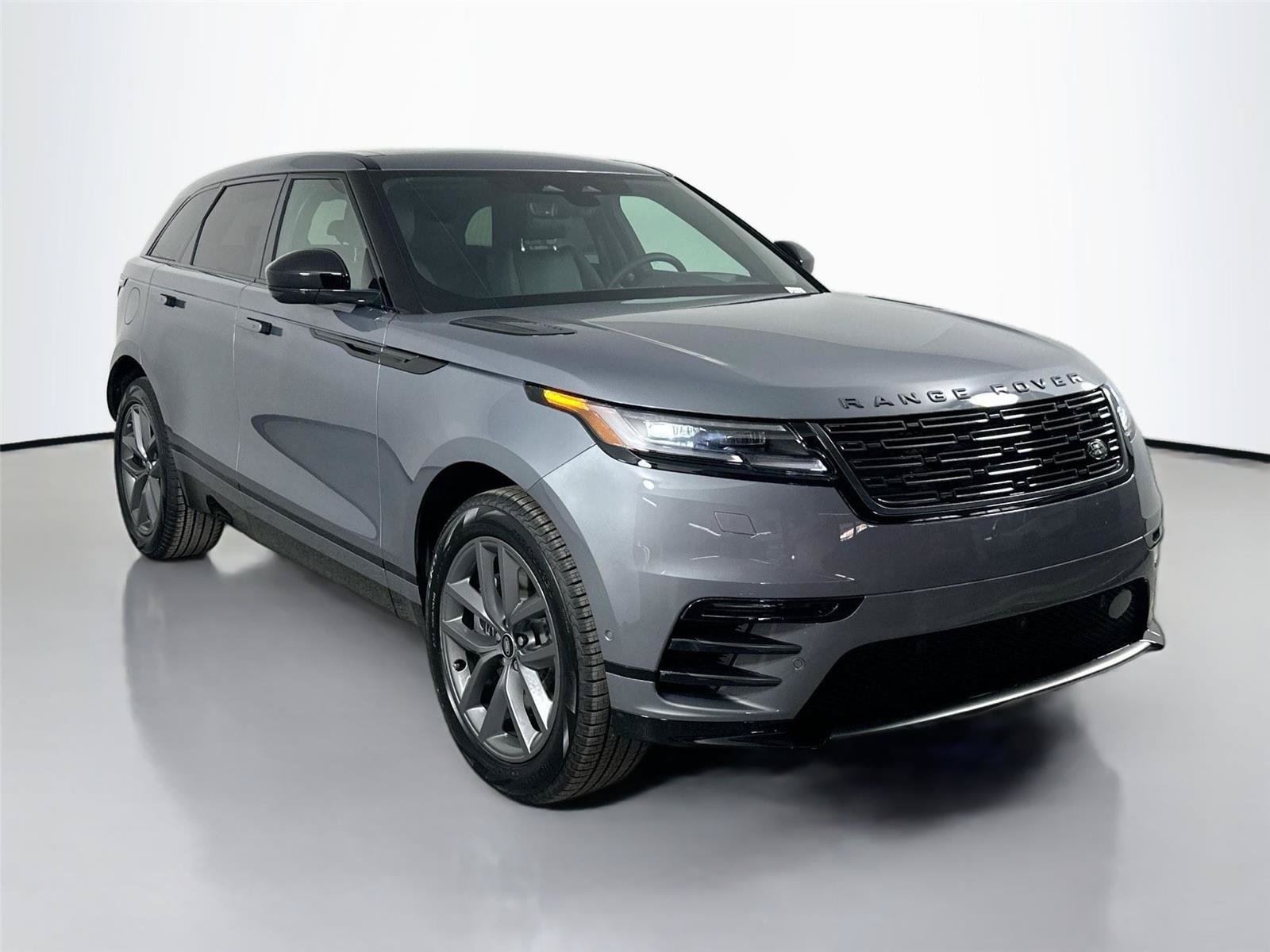 Certified 2026 Land Rover Range Rover Velar Dynamic SE AWD/4WD image 3