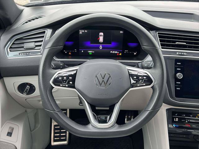Used 2022 Volkswagen Tiguan SE R-Line image 13