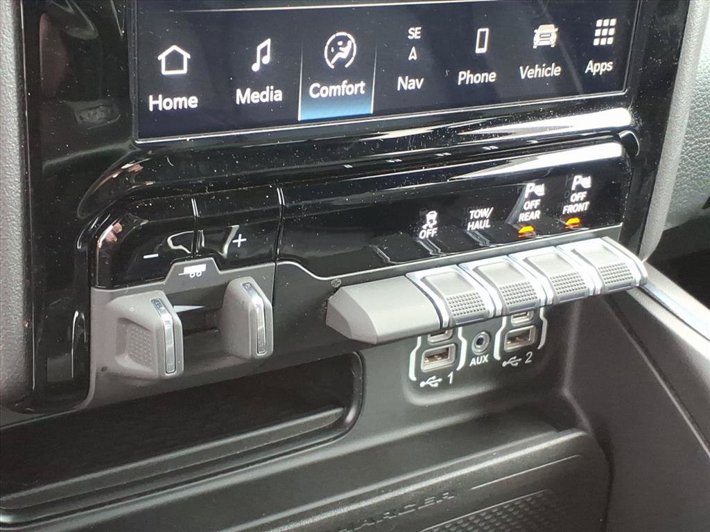 Used 2023 RAM 1500 Laramie AWD/4WD image 32