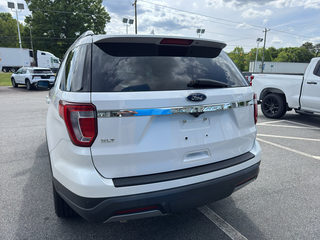 Used 2019 Ford Explorer XLT w/ Equipment Group 202A FWD image 5