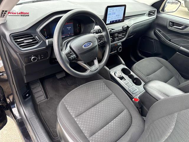 Used 2025 Ford Escape Active AWD/4WD image 17