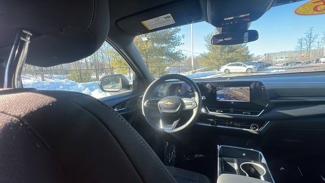Used 2025 Chevrolet Equinox LT image 28