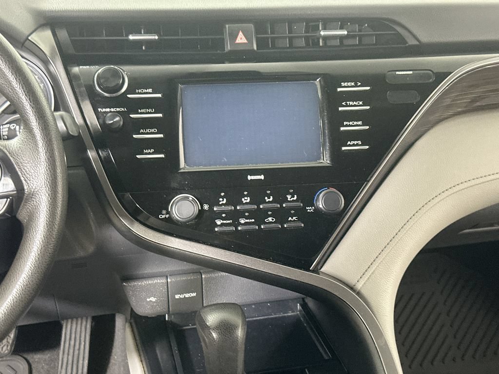 Used 2020 Toyota Camry LE FWD image 18