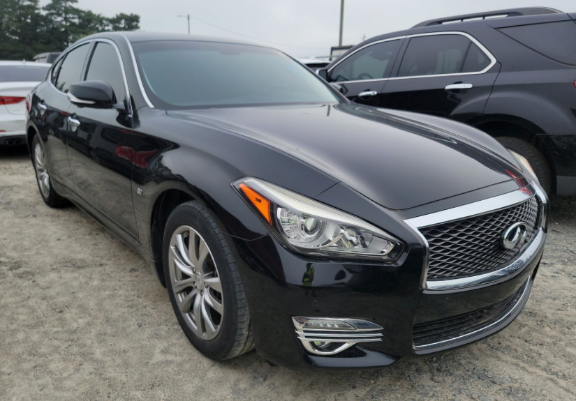 Used 2016 INFINITI Q70 3.7 RWD image 4