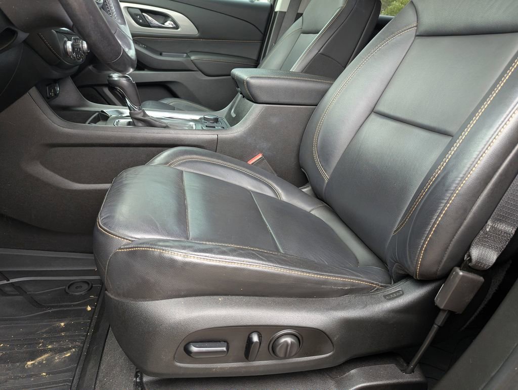 Used 2020 Chevrolet Traverse RS image 15