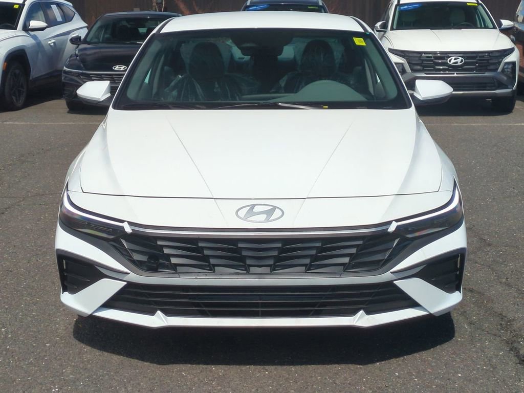 Certified 2026 Hyundai Elantra SE FWD image 8