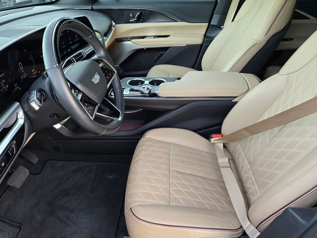 Certified 2024 Cadillac Lyriq Luxury w/ Nappa Leather Package image 11