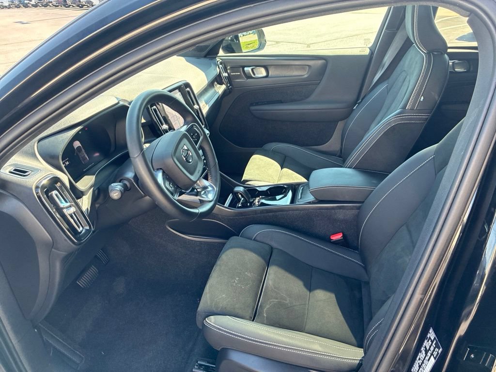 Used 2023 Volvo C40 P8 Recharge Ultimate AWD/4WD image 11