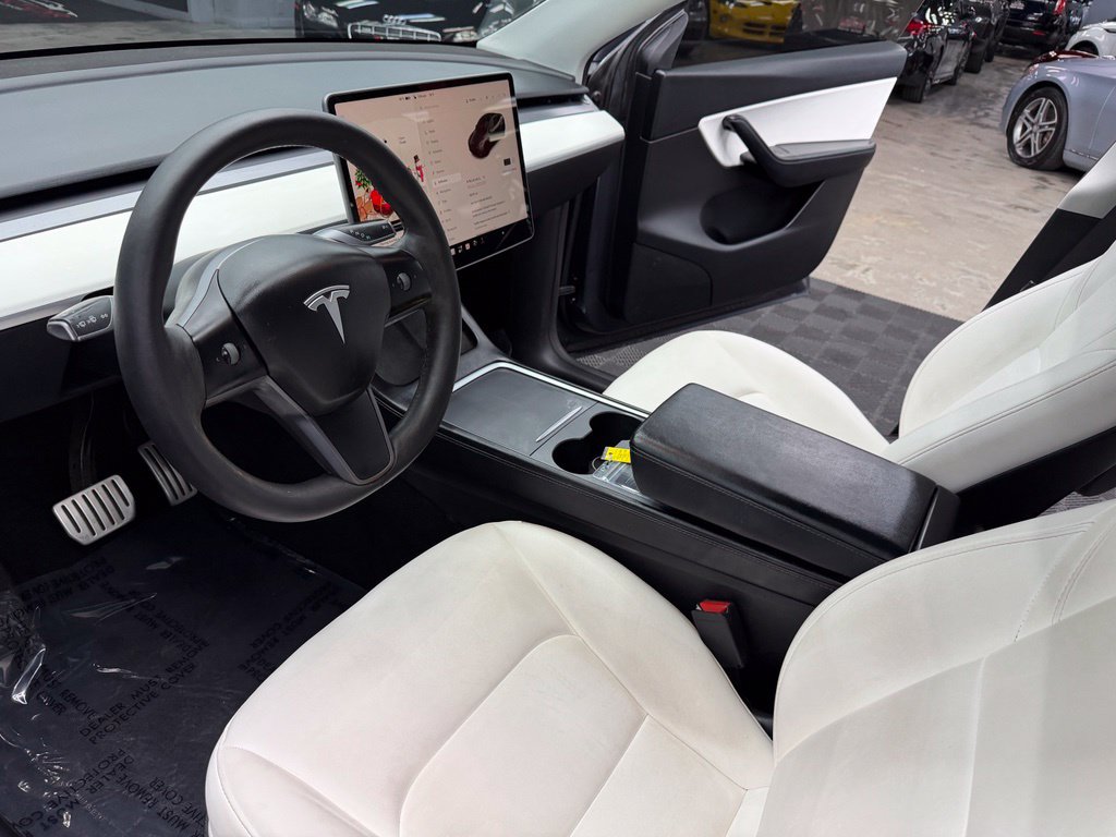 Used 2022 Tesla Model Y Performance AWD/4WD image 28