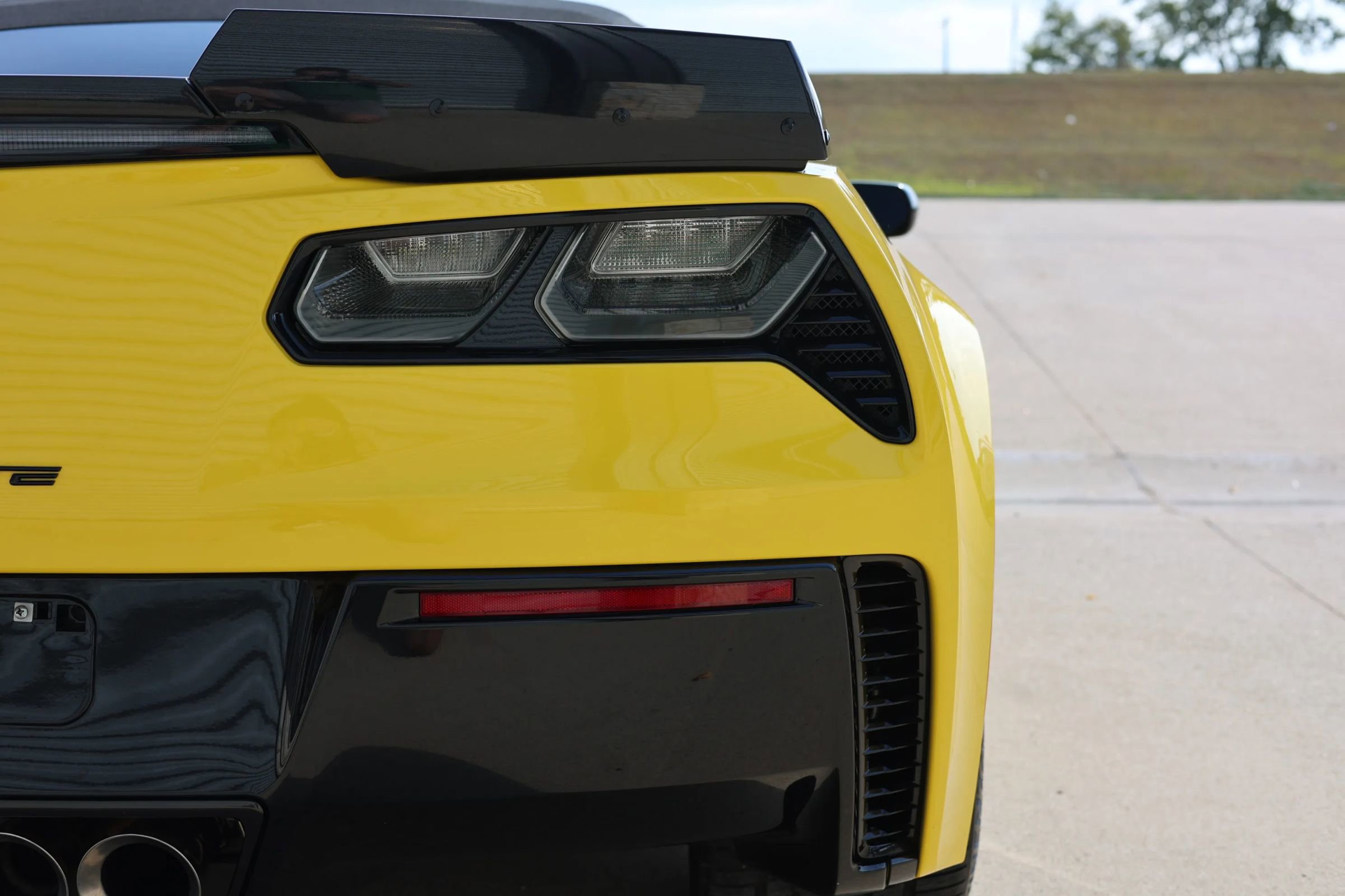 Used 2016 Chevrolet Corvette Z06 w/ 2LZ Preferred Equipment Group image 5