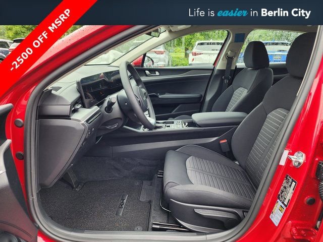 New 2025 Kia K5 LXS image 17