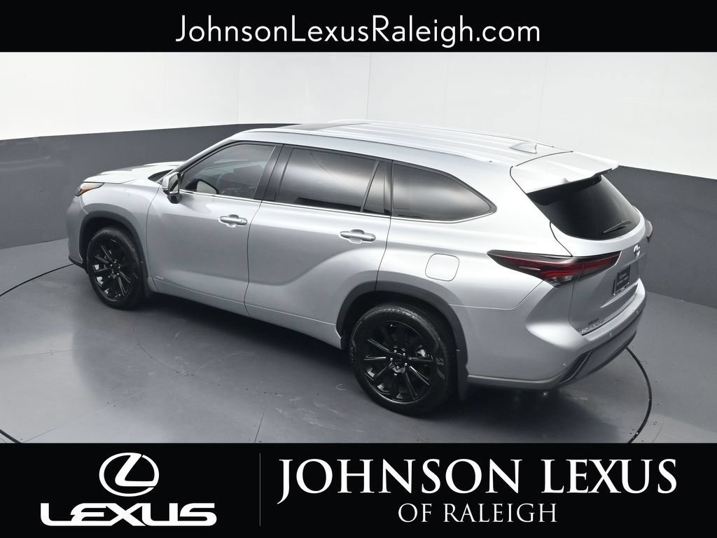 Used 2024 Toyota Highlander Limited AWD/4WD image 25
