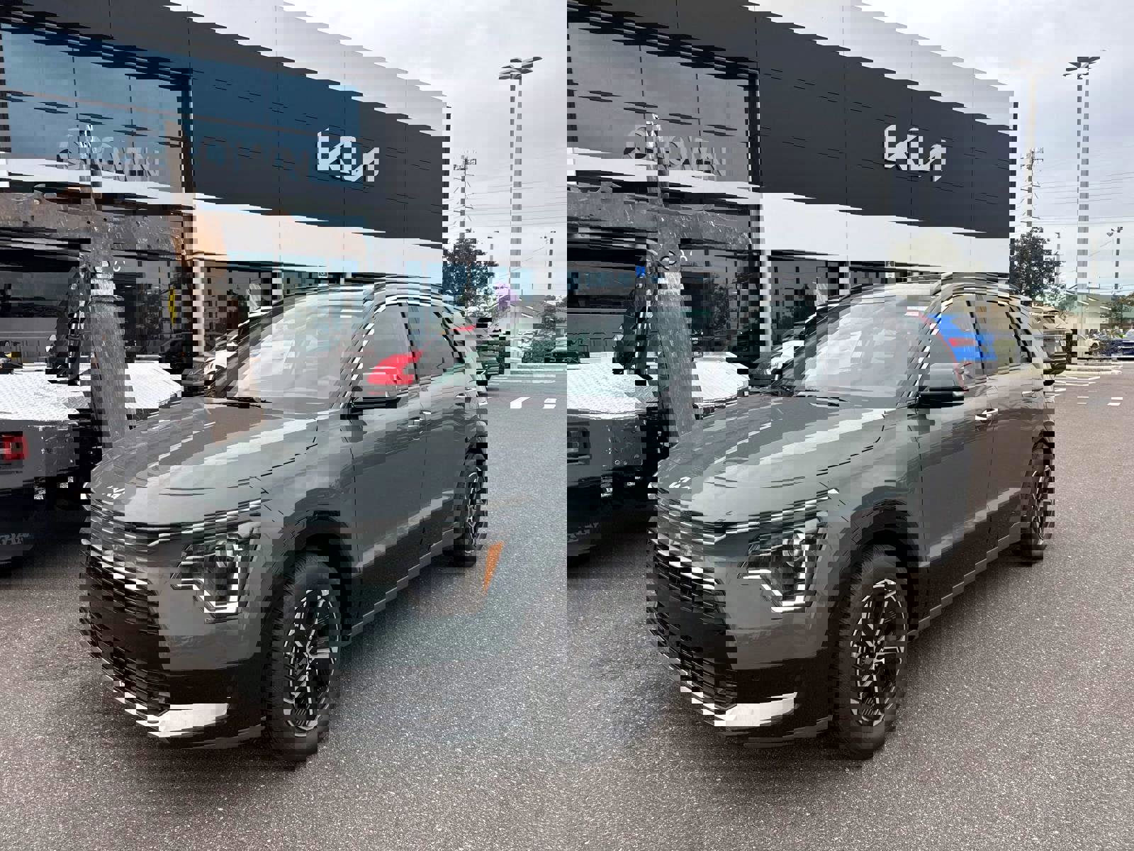 New 2025 Kia Niro SX