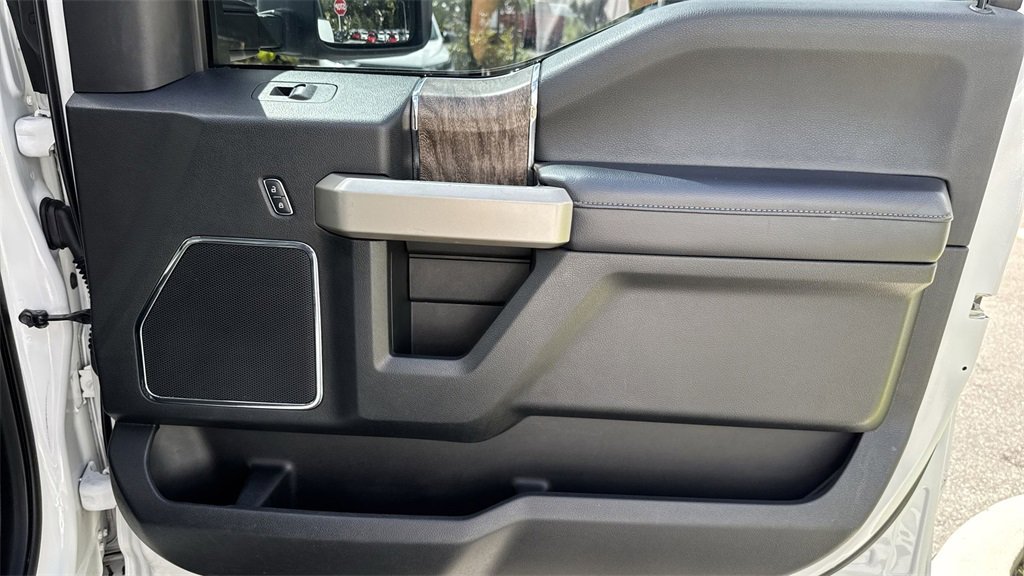 Used 2017 Ford F350 Lariat w/ Chrome Package image 44