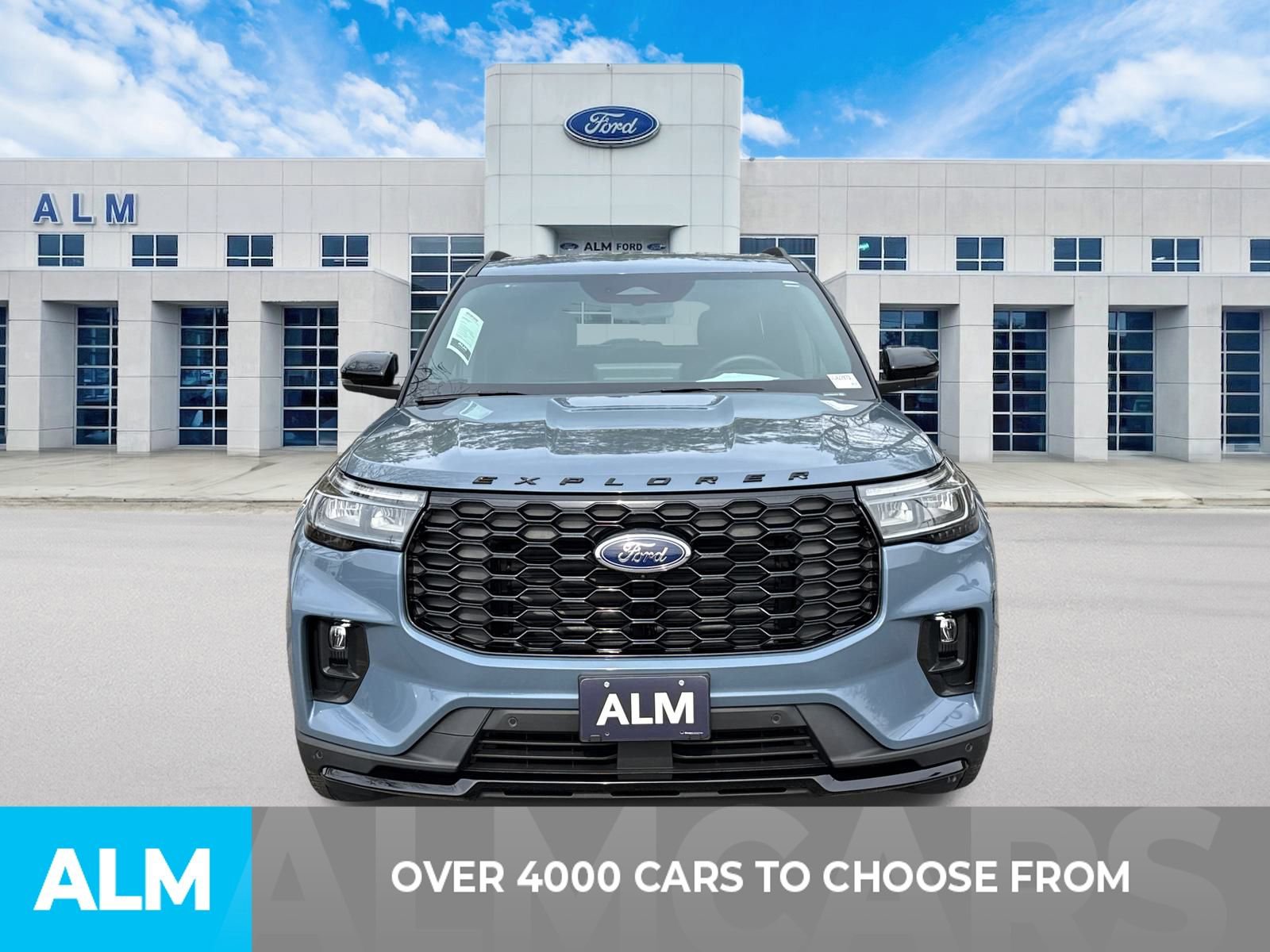 Used 2025 Ford Explorer ST-Line w/ Premium Package image 2