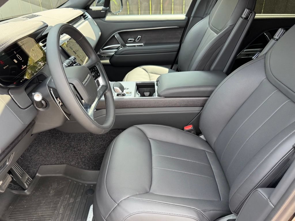 New 2026 Land Rover Range Rover Long Wheelbase SE AWD/4WD image 10