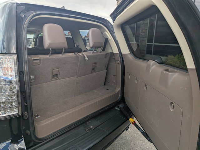 Used 2018 Lexus GX 460 Premium w/ Premium Package AWD/4WD image 31