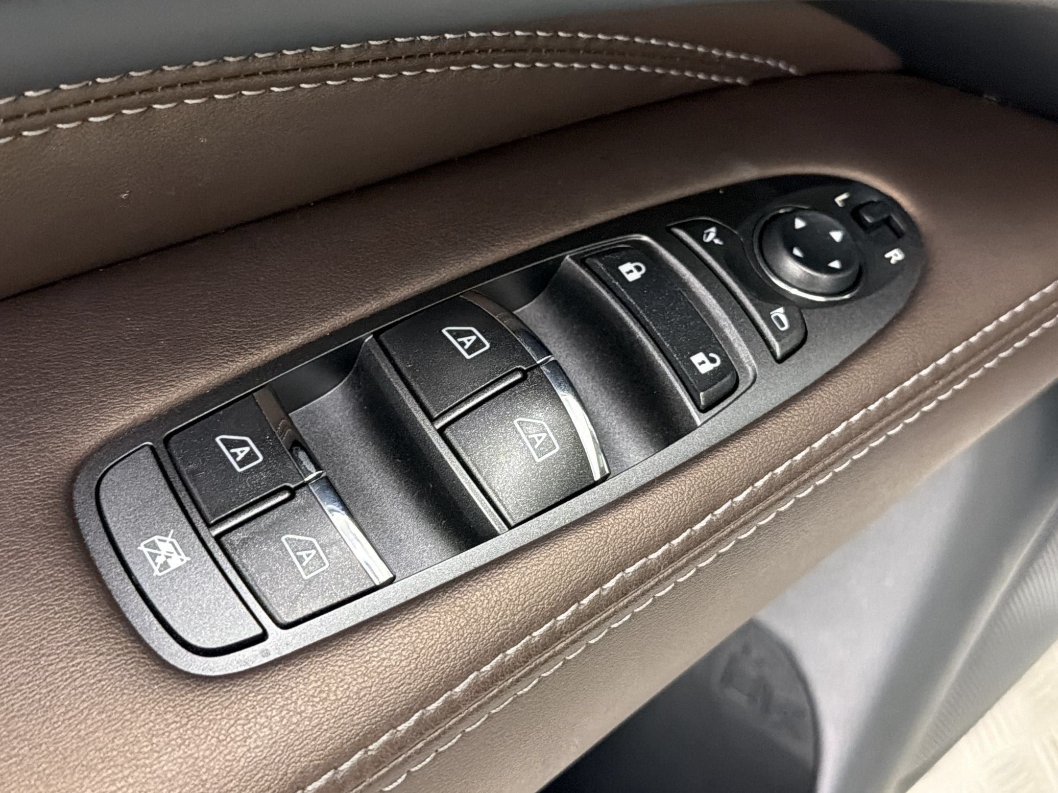 Used 2020 INFINITI QX60 Luxe w/ Essential Package FWD image 26