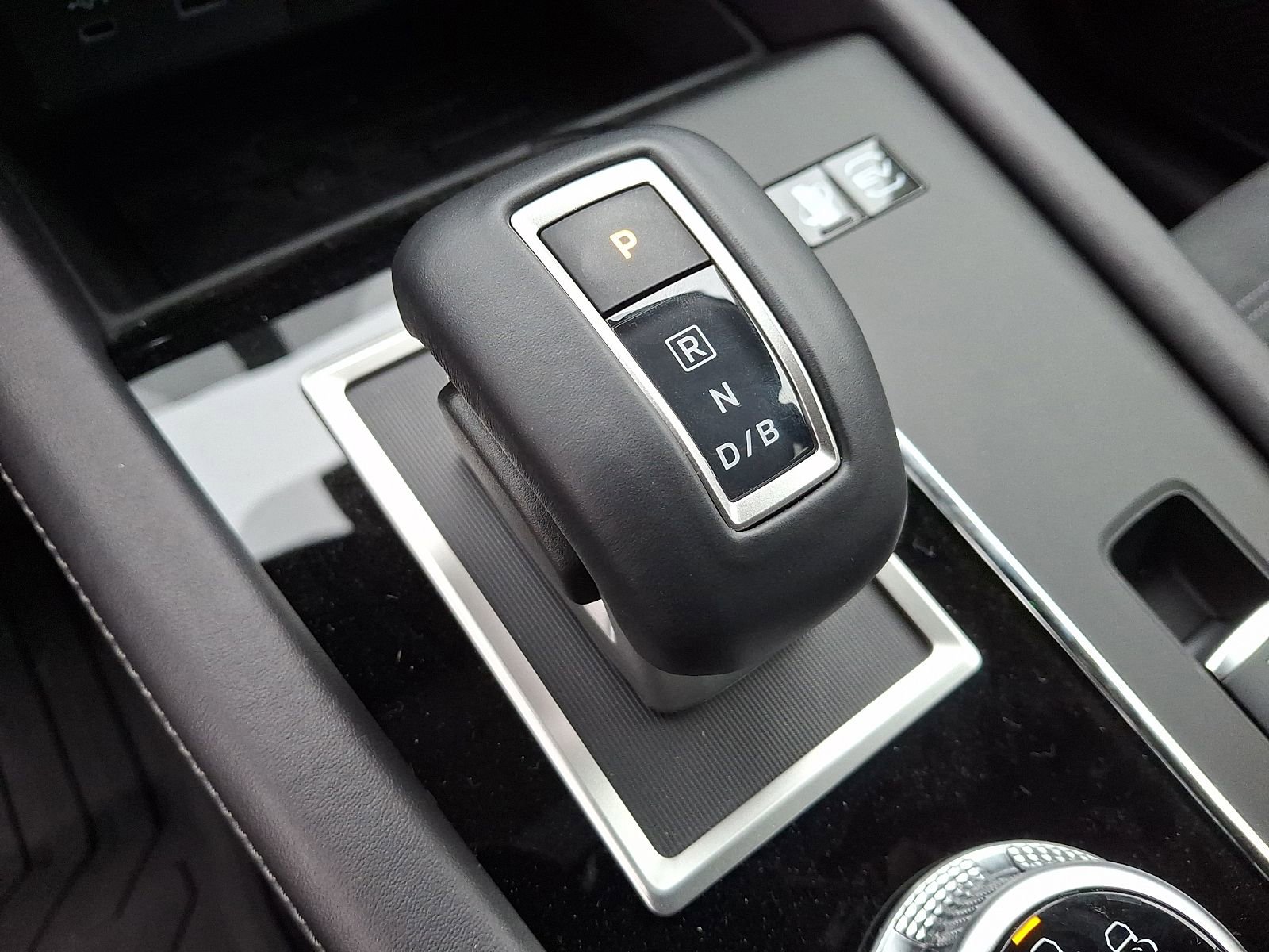 New 2025 Mitsubishi Outlander SE AWD/4WD image 14