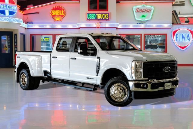 Used 2025 Ford F350 XL w/ FX4 Off-Road Package image 1