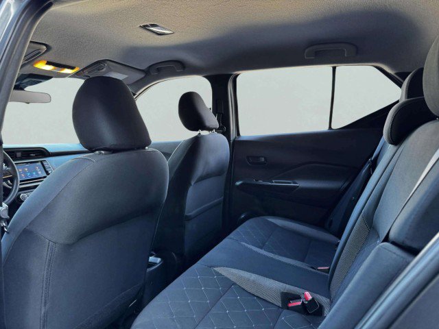 Used 2020 Nissan Kicks S image 35