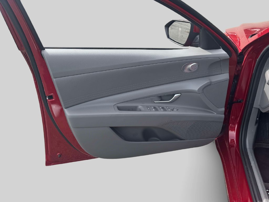 Used 2023 Hyundai Elantra SE w/ Cargo Package FWD image 14