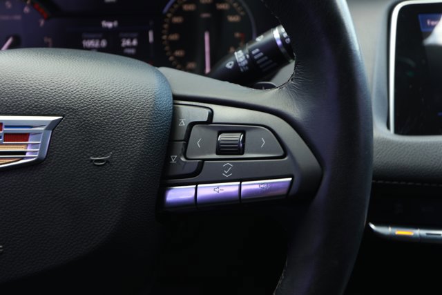 Used 2022 Cadillac XT4 Luxury w/ Cold Weather Package FWD image 14