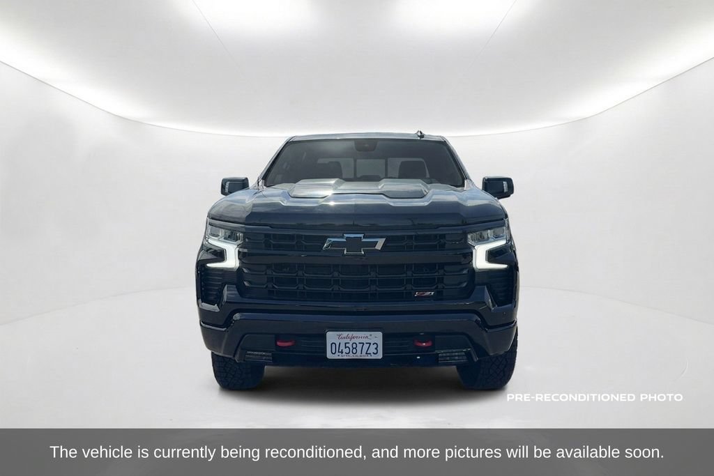 Used 2024 Chevrolet Silverado 1500 LT Trail Boss w/ Convenience Package II AWD/4WD image 2