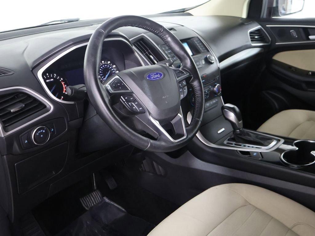 Used 2018 Ford Edge SEL image 21