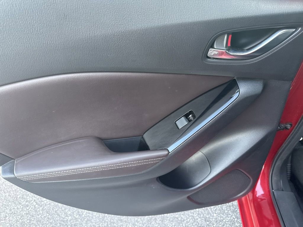 Used 2018 MAZDA MAZDA3 Grand Touring w/ Premium Equipment Package FWD image 12