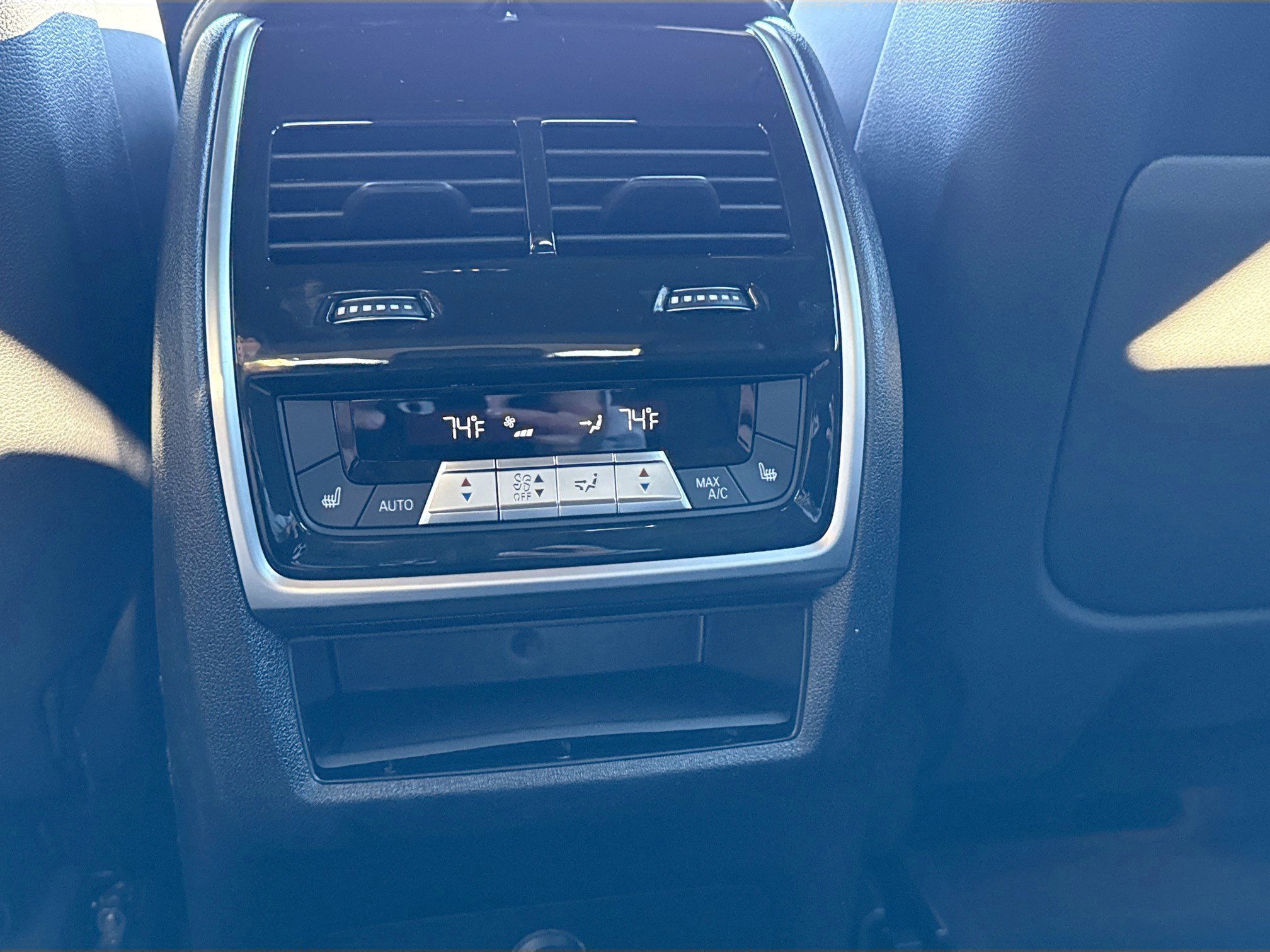 New 2026 BMW X6 M60i image 19