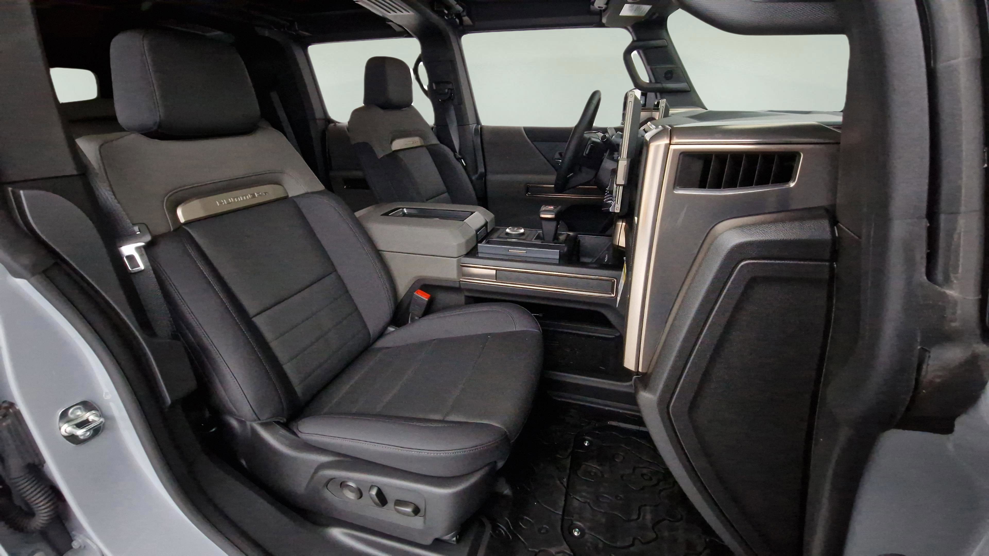 New 2025 GMC Hummer EV 3X w/ LPO, Dark Essentials Package image 15
