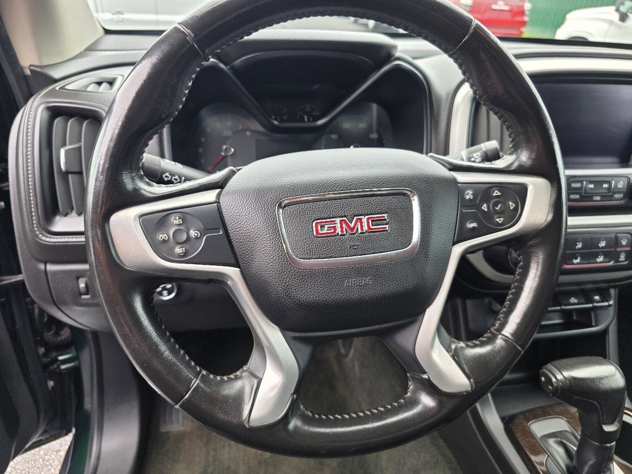 Used 2015 GMC Canyon SLE AWD/4WD image 9