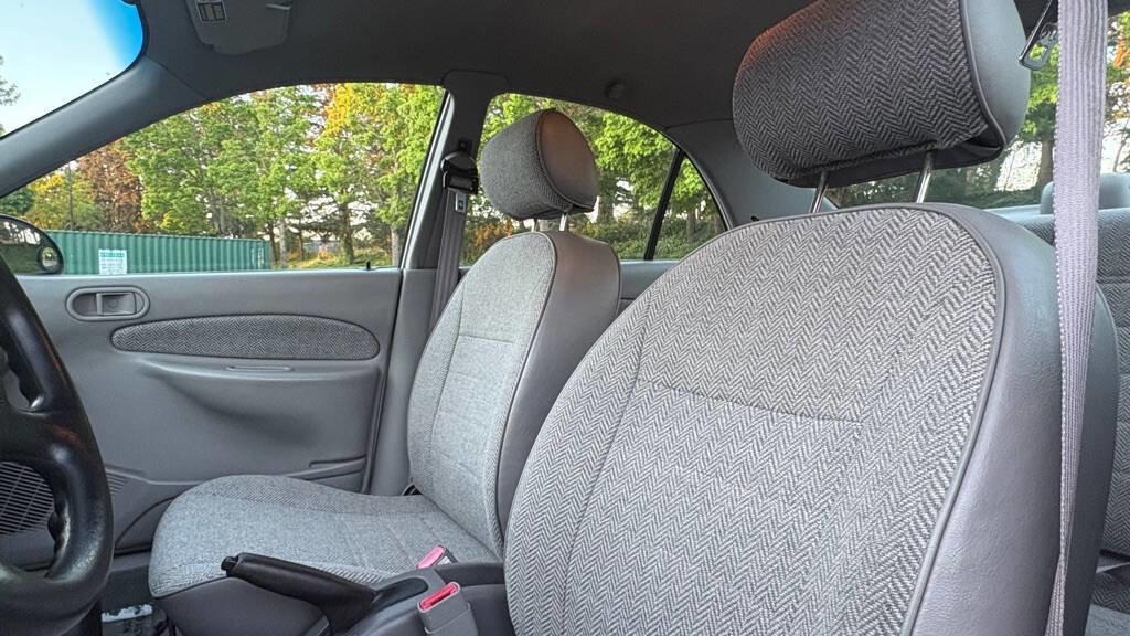 Used 1997 Ford Escort Sedan FWD image 9