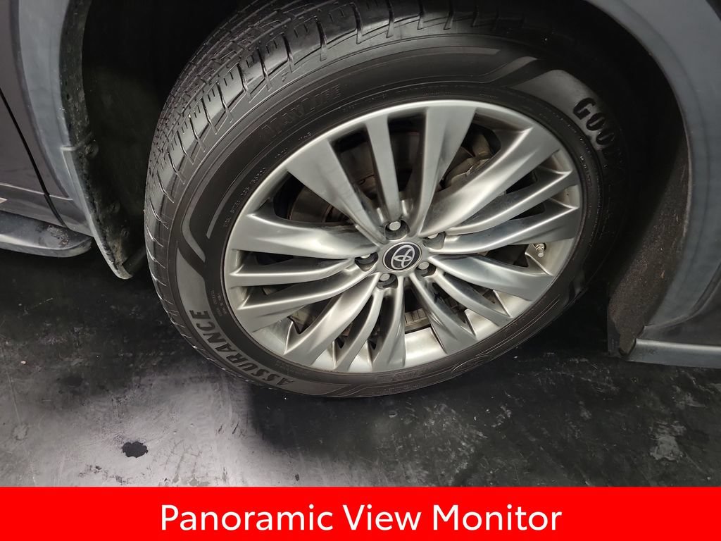 Used 2021 Toyota Highlander Platinum AWD/4WD image 10