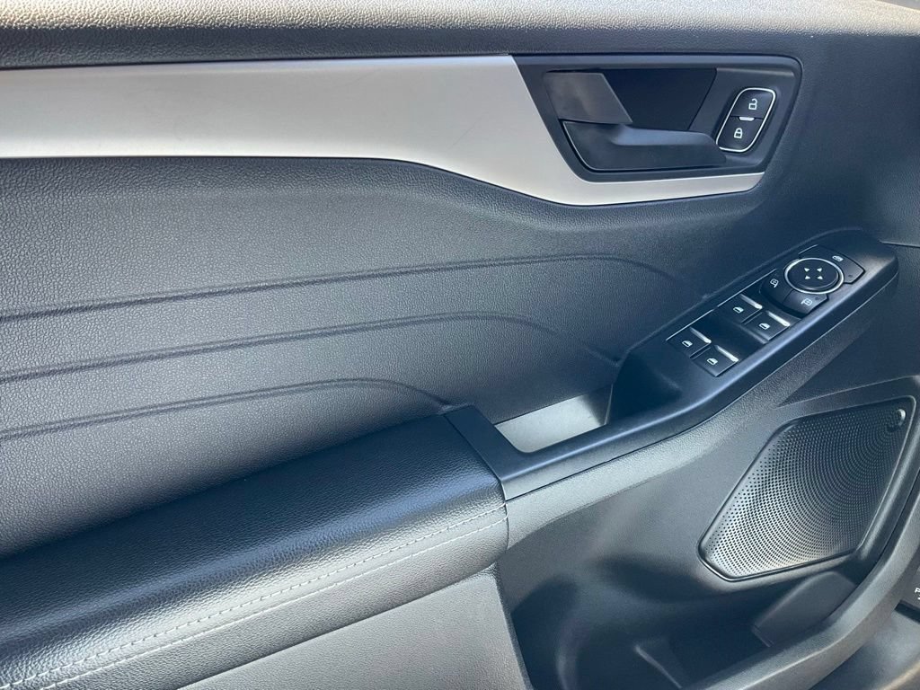 Used 2022 Ford Escape SE w/ SE Sport Appearance Package FWD image 40