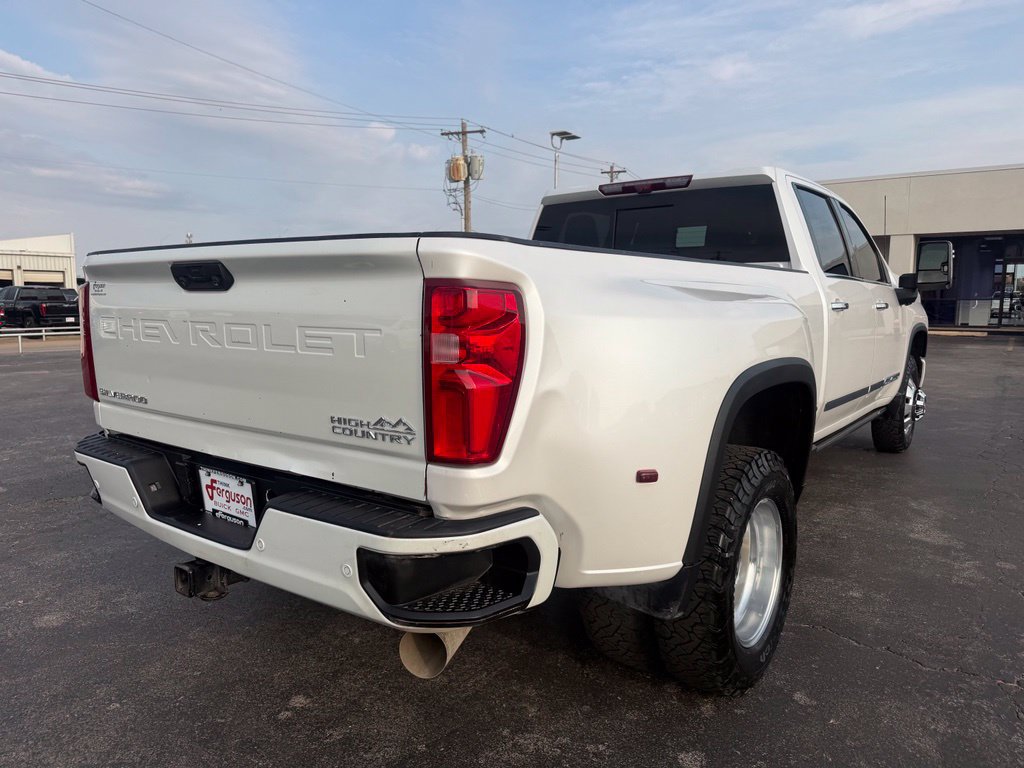 Used 2024 Chevrolet Silverado 3500 High Country w/ High Country Premium Package AWD/4WD image 3